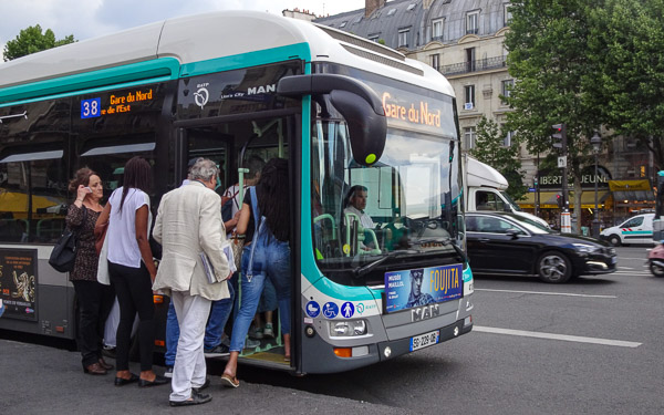 Paris bus photo.