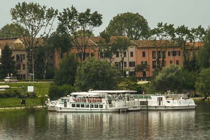 Mantua excursion boats