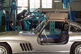 300SL Gullwing restoration in M-B Classic Center Fellbach