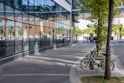 Gare du Pont du Garigliano, RER and SNCF station