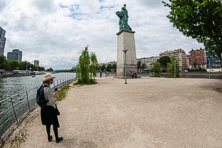 Statue of Liberty replica on Île aux Cygnes