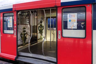 RER train doors