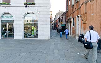 Mephisto shoe store - Venice italy