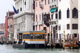 Santa Maria del Giglio ACTV and Alilaguna waterbus stop