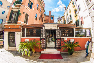 Hotel La Fenice et des Artistes photo